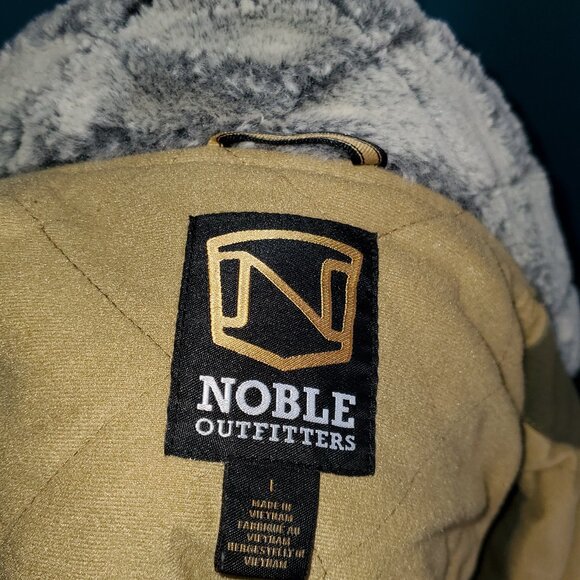 Heavy Duty Army Green Canvas Vest w/faux fur collar – L - Picture 8 of 12